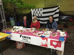 Les gâteaux bretons et fars sont prêts à servir !